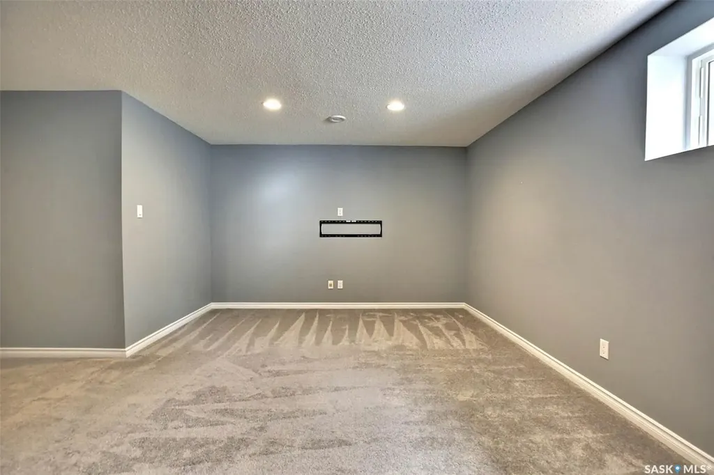 4002 Sandhill Crescent Regina SK S4V 3J1