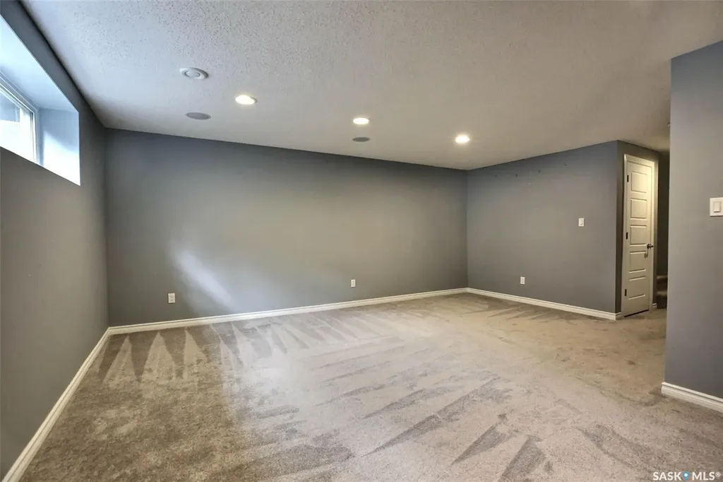 4002 Sandhill Crescent Regina SK S4V 3J1
