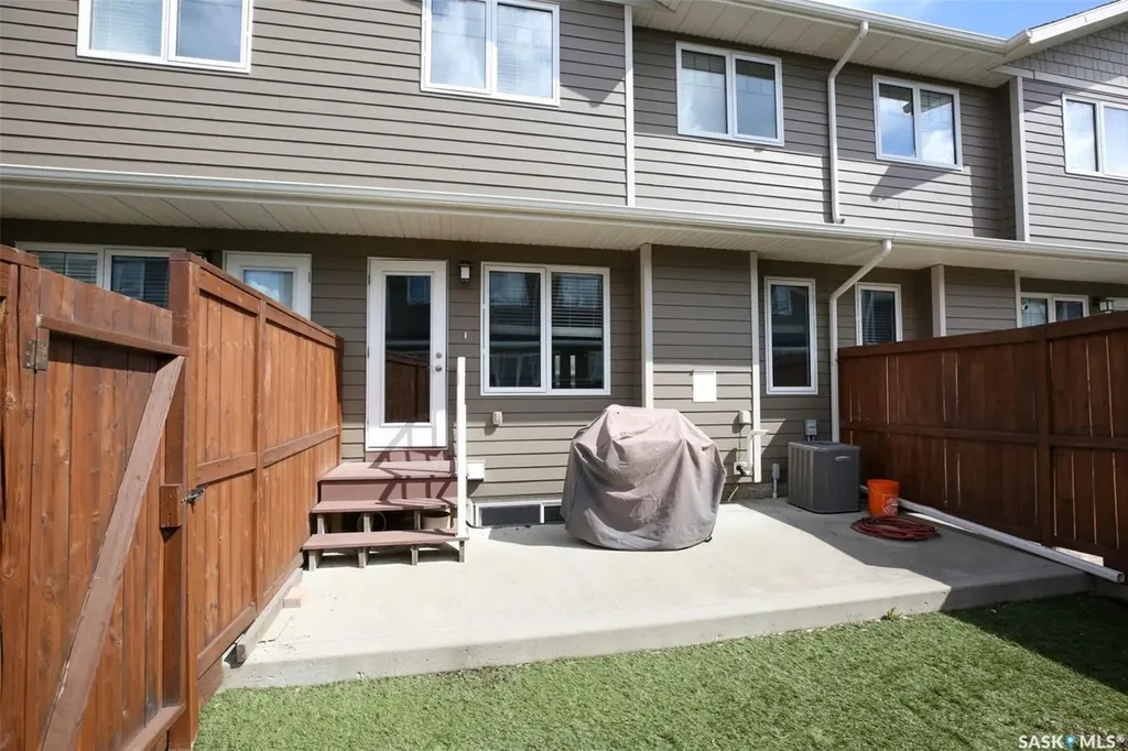 4002 Sandhill Crescent Regina SK S4V 3J1