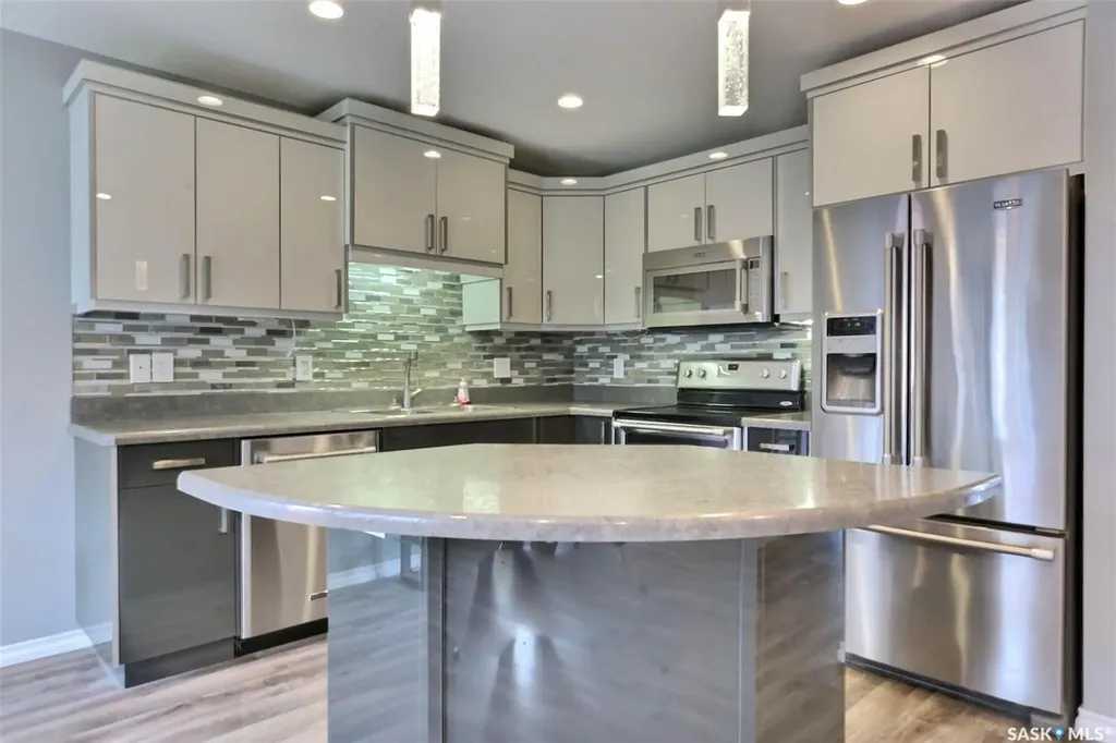 4002 Sandhill Crescent Regina SK S4V 3J1