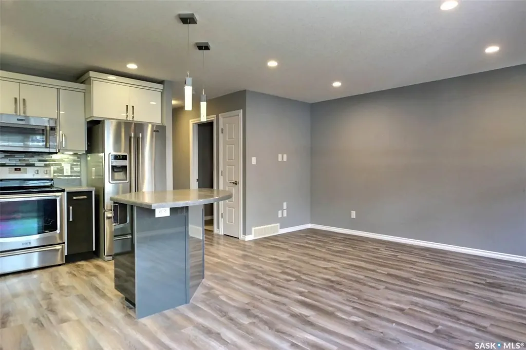 4002 Sandhill Crescent Regina SK S4V 3J1