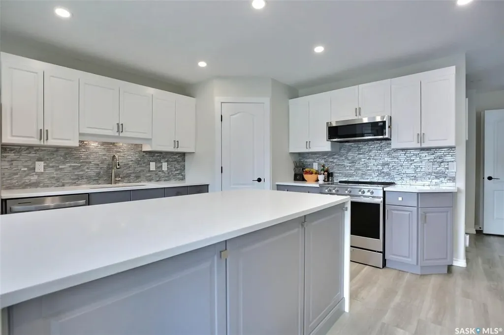 10334 Wascana Estates Regina SK S4V 2X1