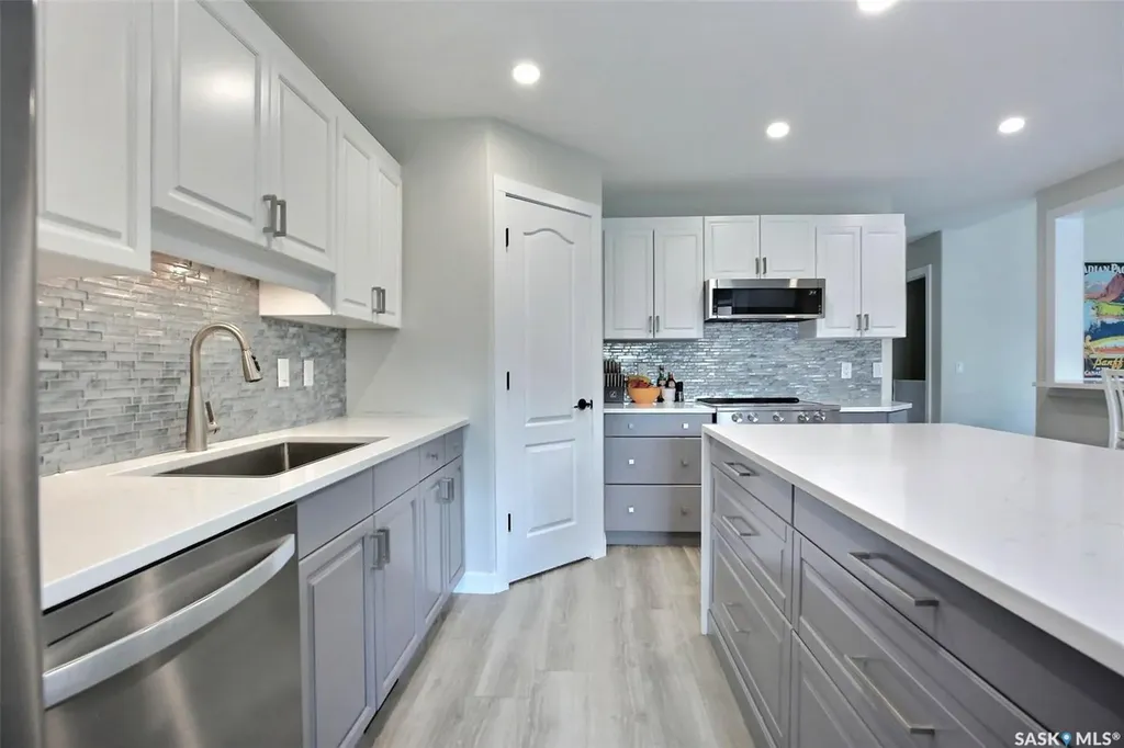 10334 Wascana Estates Regina SK S4V 2X1