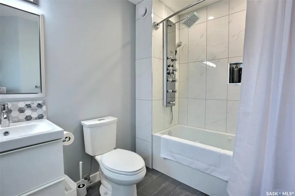 10334 Wascana Estates Regina SK S4V 2X1