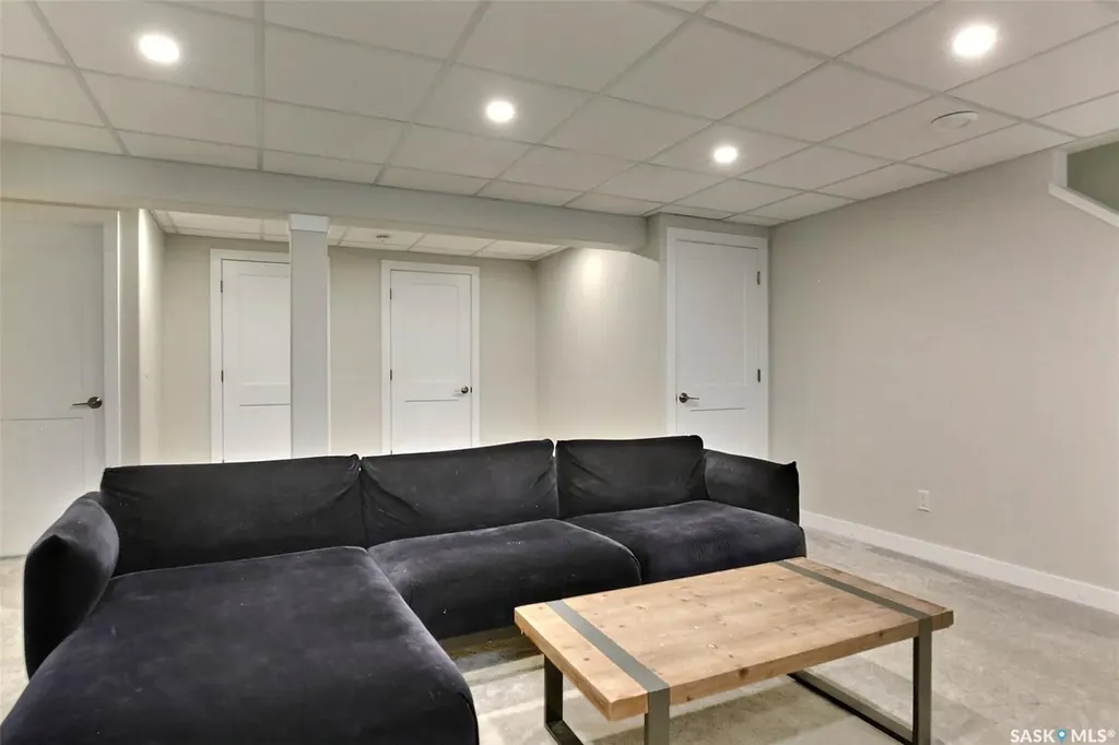 10334 Wascana Estates Regina SK S4V 2X1