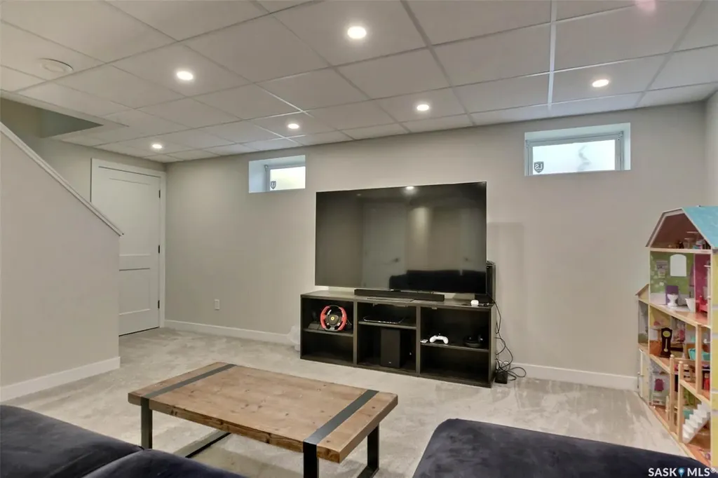 10334 Wascana Estates Regina SK S4V 2X1