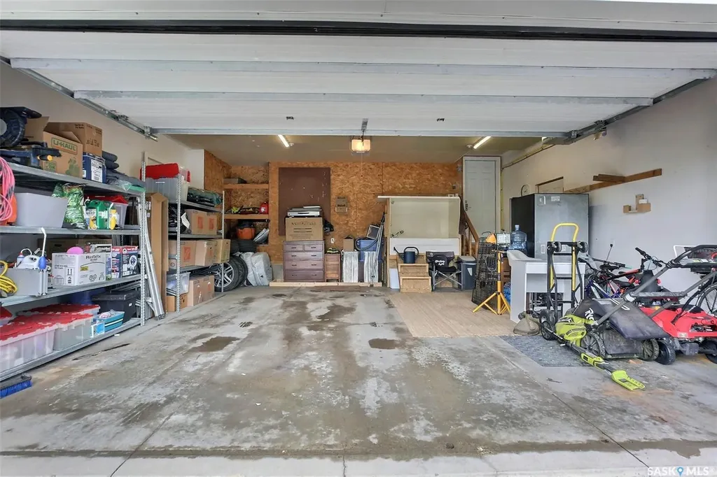 10334 Wascana Estates Regina SK S4V 2X1