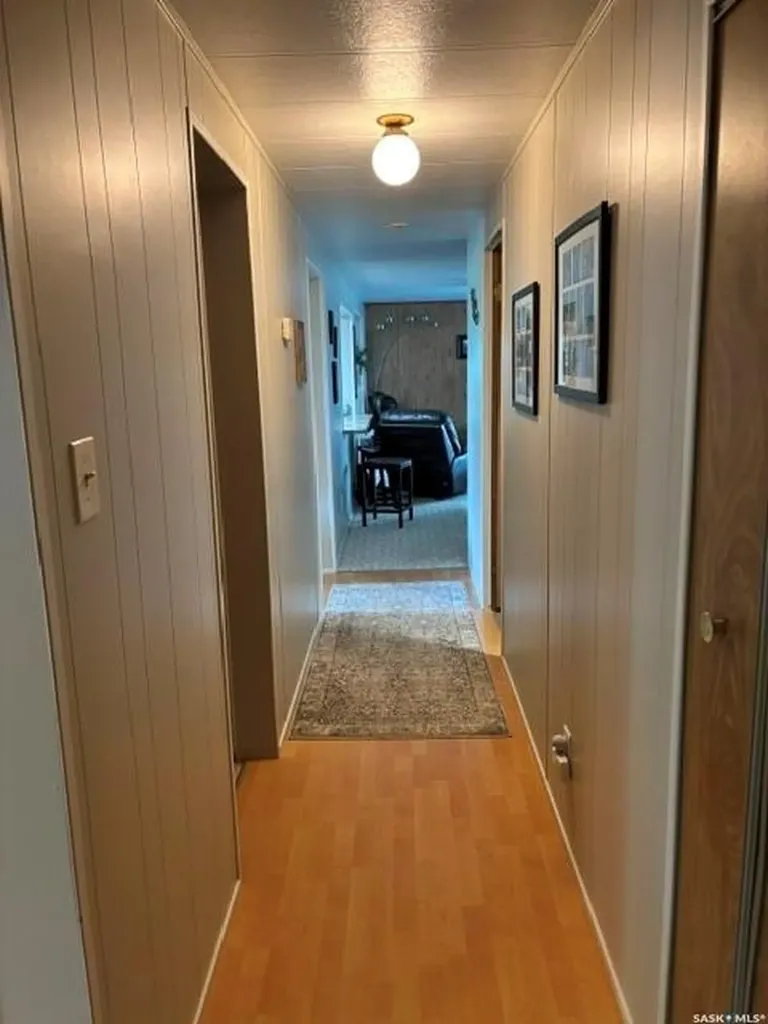 17 Lumsden Street Manor SK S0C 1R0