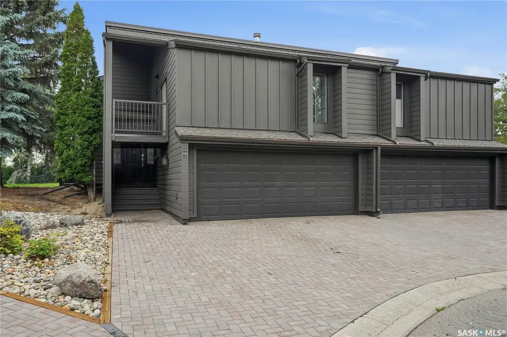 19 Martin Crescent Regina SK S4S 6L6