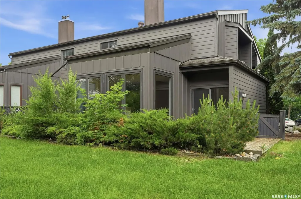 19 Martin Crescent Regina SK S4S 6L6