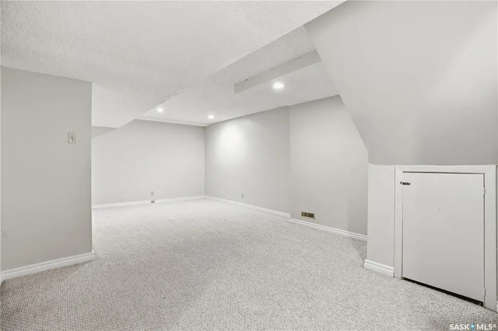 19 Martin Crescent Regina SK S4S 6L6