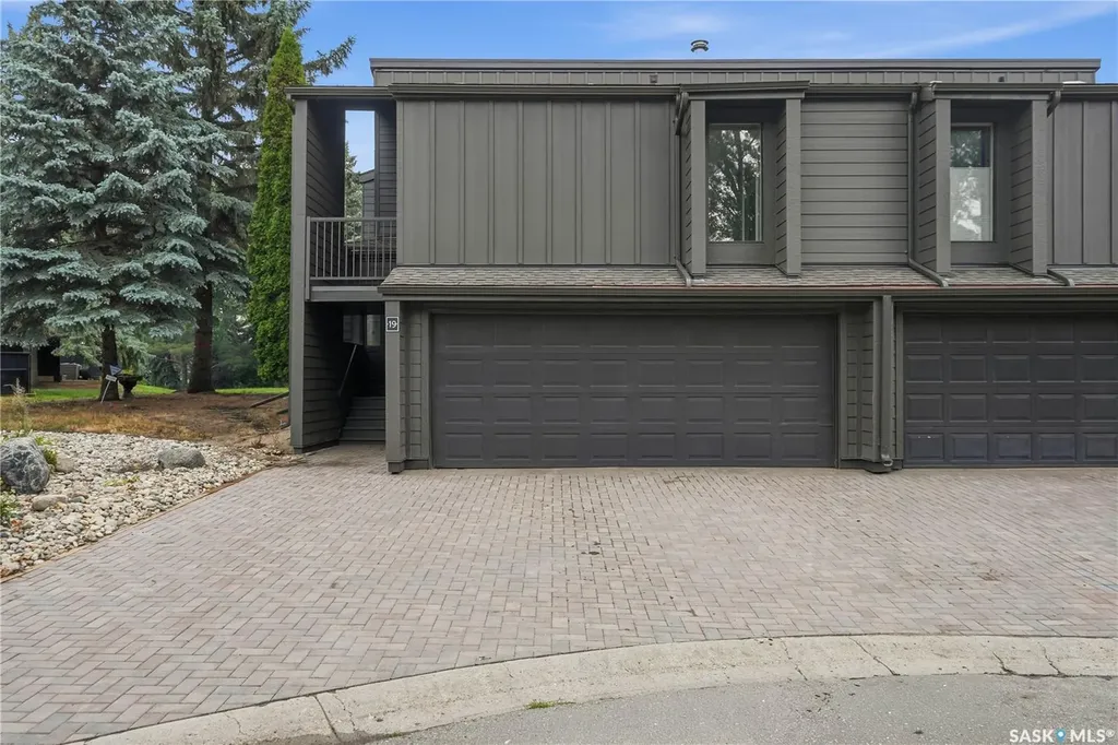 19 Martin Crescent Regina SK S4S 6L6