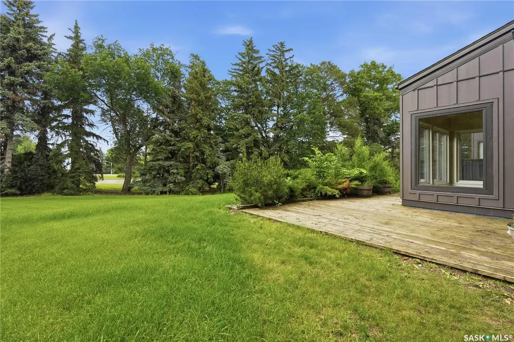 19 Martin Crescent Regina SK S4S 6L6
