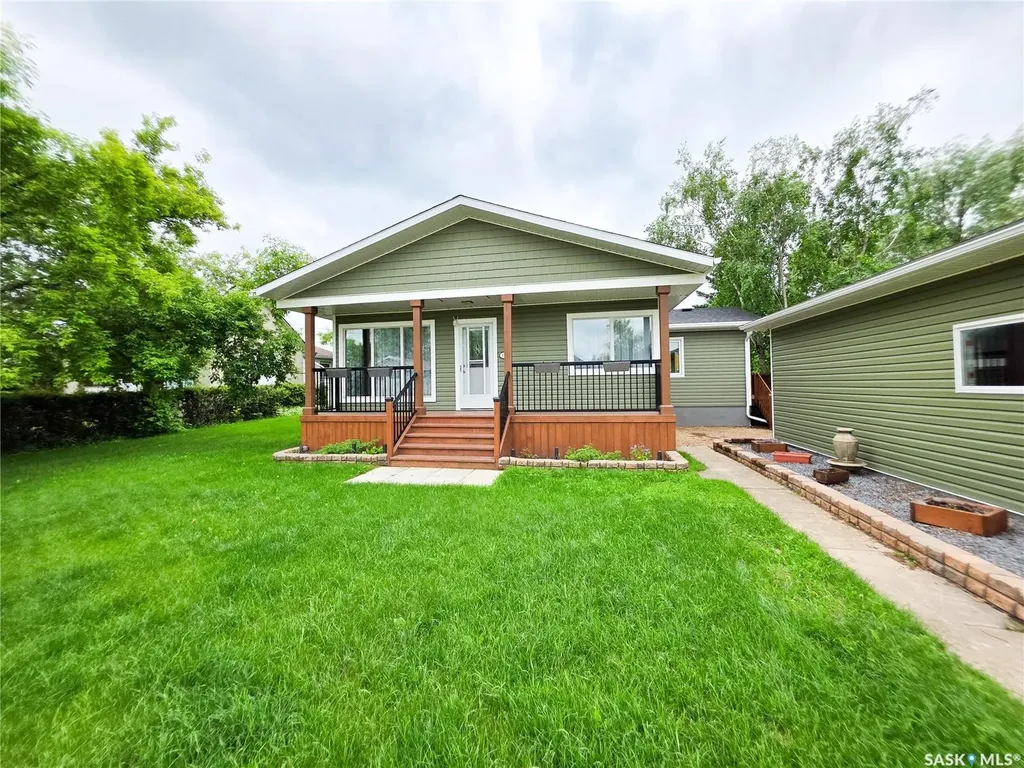 121 1st Avenue NE Ituna SK S0A 1N0