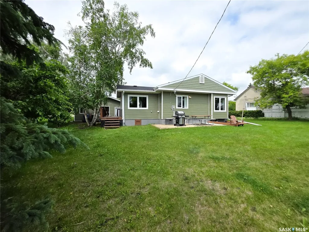 121 1st Avenue NE Ituna SK S0A 1N0