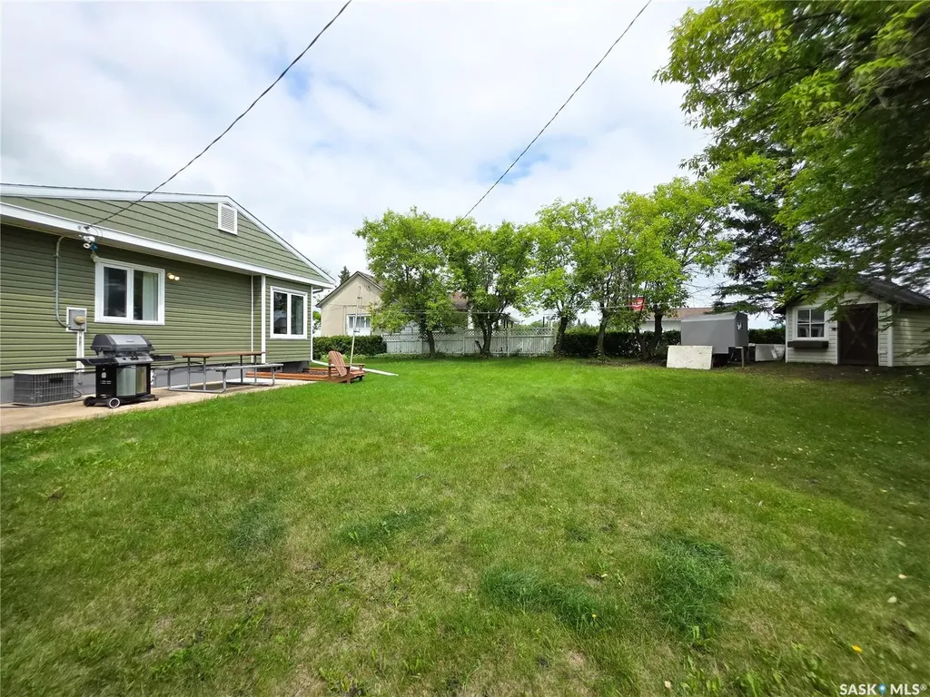 121 1st Avenue NE Ituna SK S0A 1N0