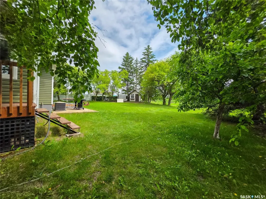 121 1st Avenue NE Ituna SK S0A 1N0