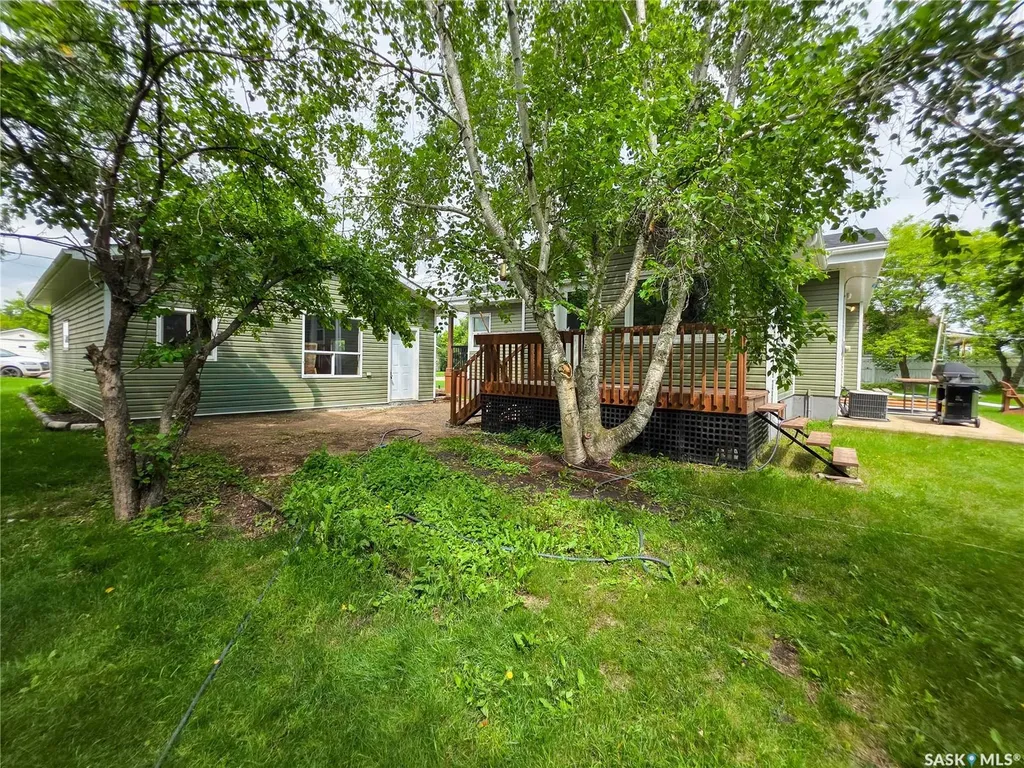121 1st Avenue NE Ituna SK S0A 1N0