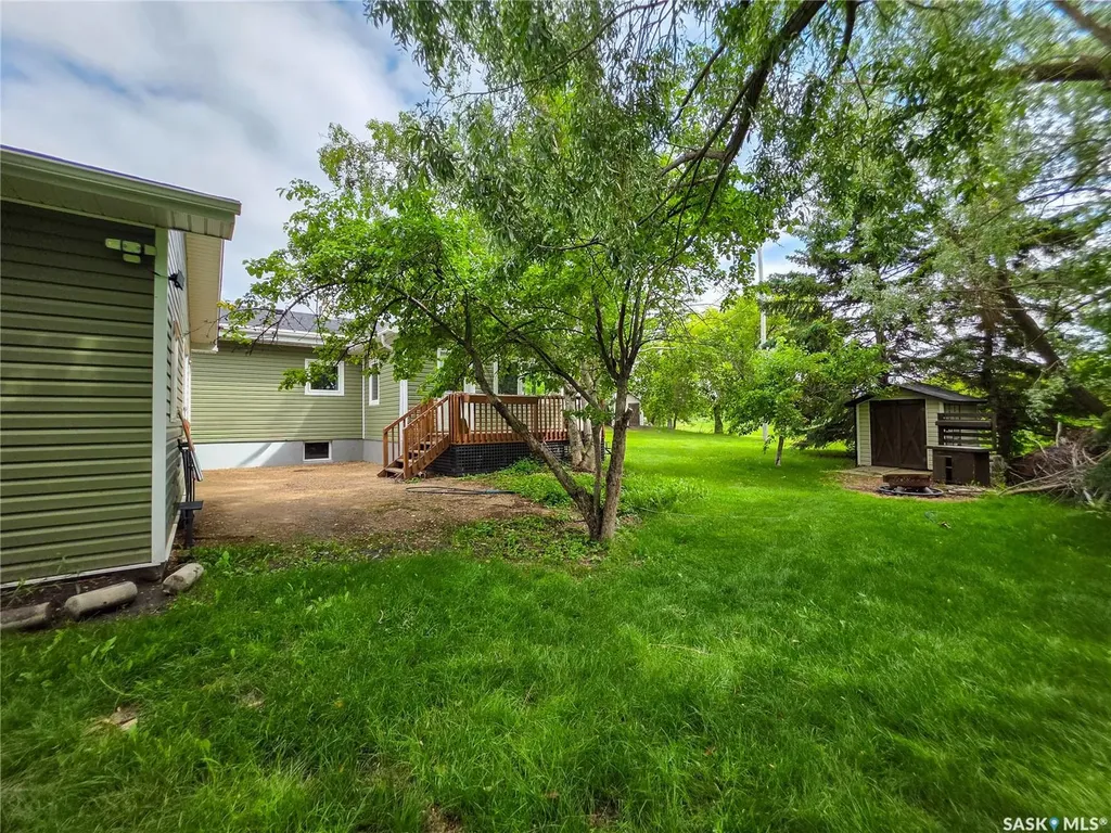 121 1st Avenue NE Ituna SK S0A 1N0