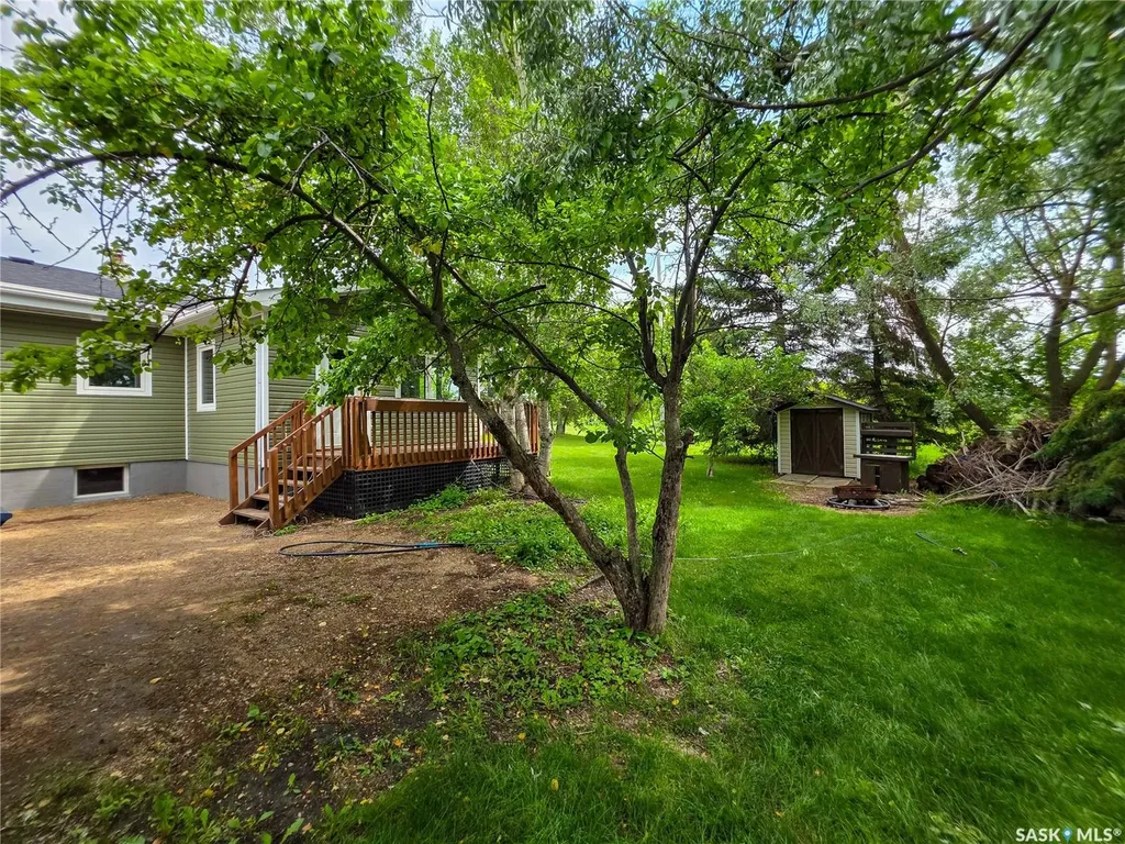 121 1st Avenue NE Ituna SK S0A 1N0
