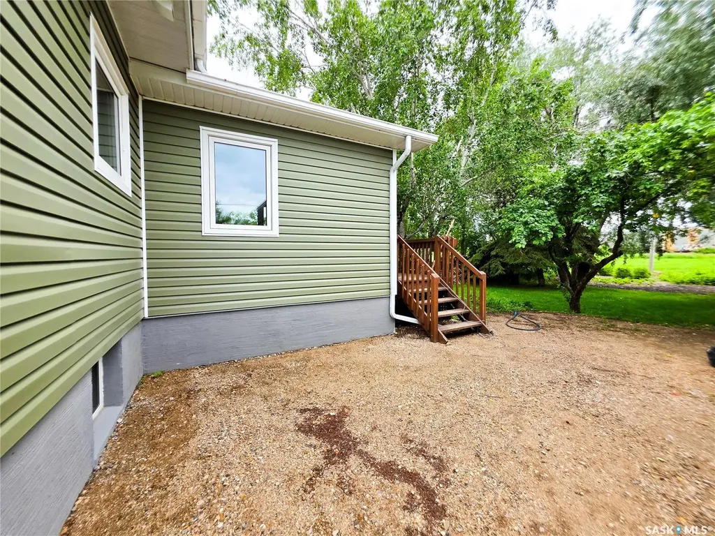 121 1st Avenue NE Ituna SK S0A 1N0
