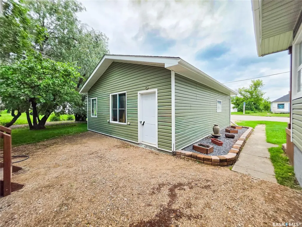 121 1st Avenue NE Ituna SK S0A 1N0