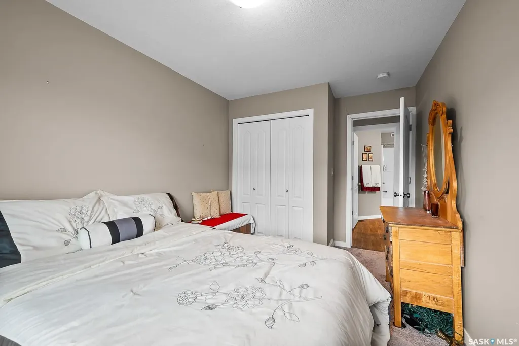 1220 Empress Street Regina SK S4T 1G7