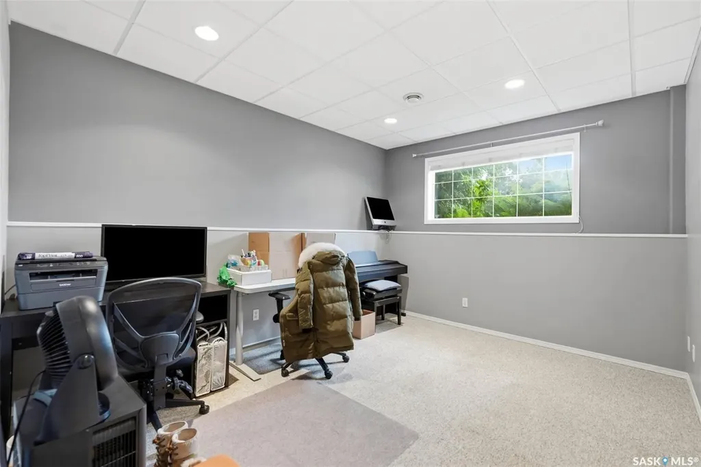 738 Wright Crescent Saskatoon SK S7N 4T8