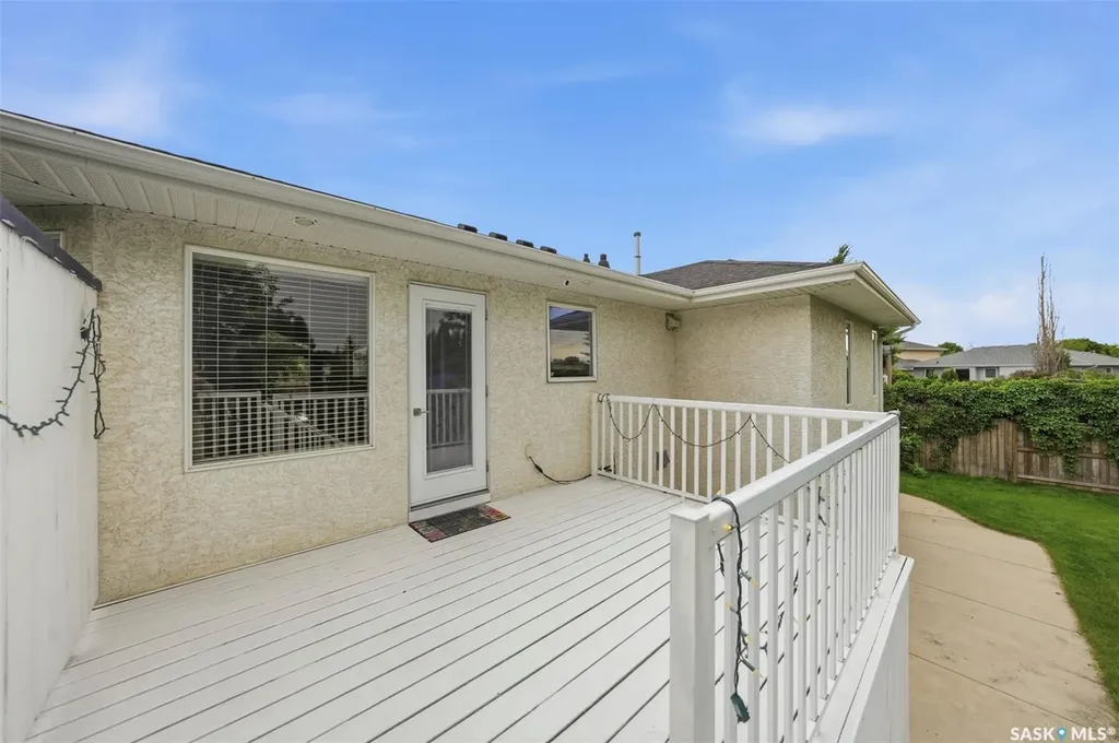 738 Wright Crescent Saskatoon SK S7N 4T8