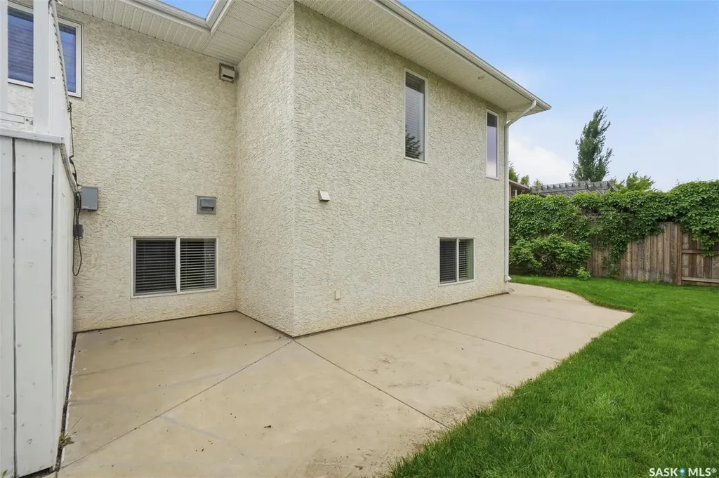 738 Wright Crescent Saskatoon SK S7N 4T8