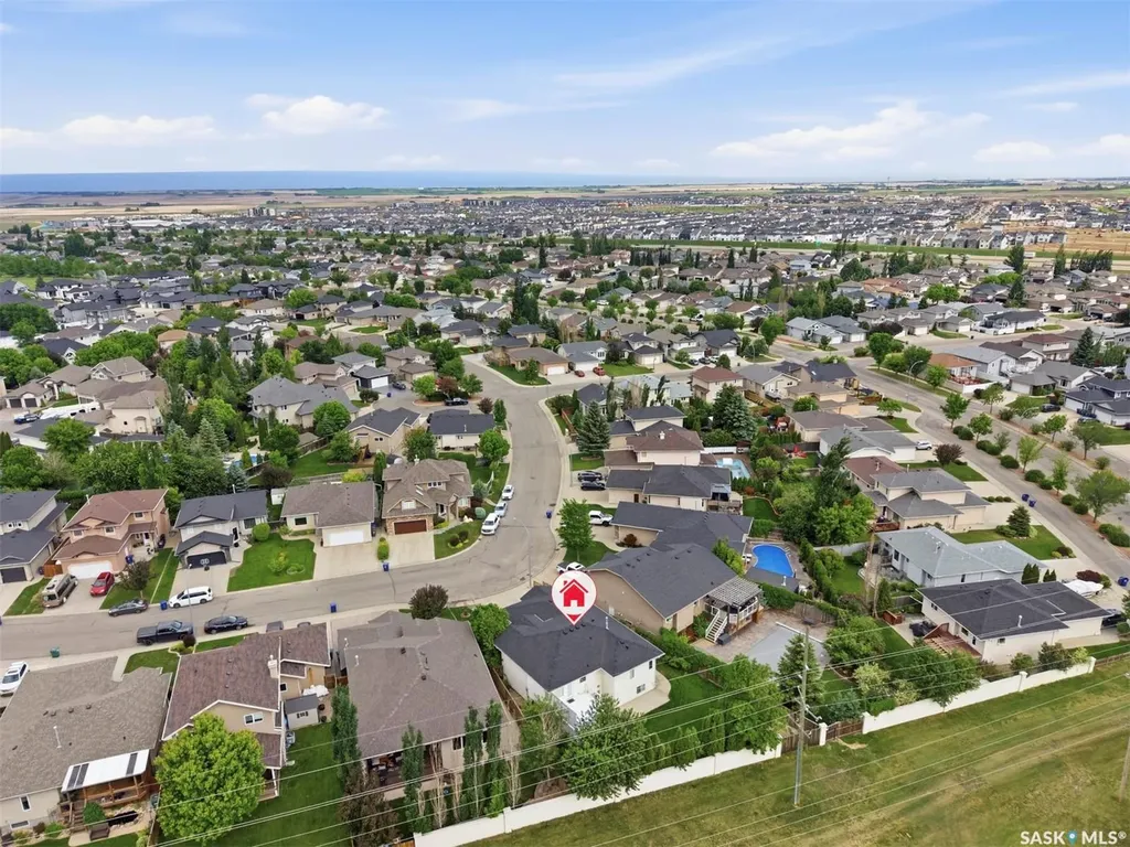 738 Wright Crescent Saskatoon SK S7N 4T8