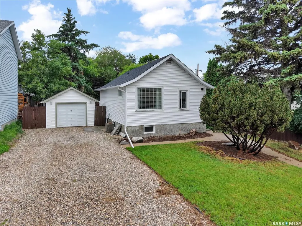 2524 Kelvin Avenue Saskatoon SK S7J 0T7