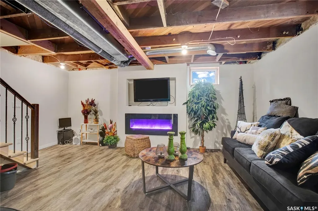 2524 Kelvin Avenue Saskatoon SK S7J 0T7