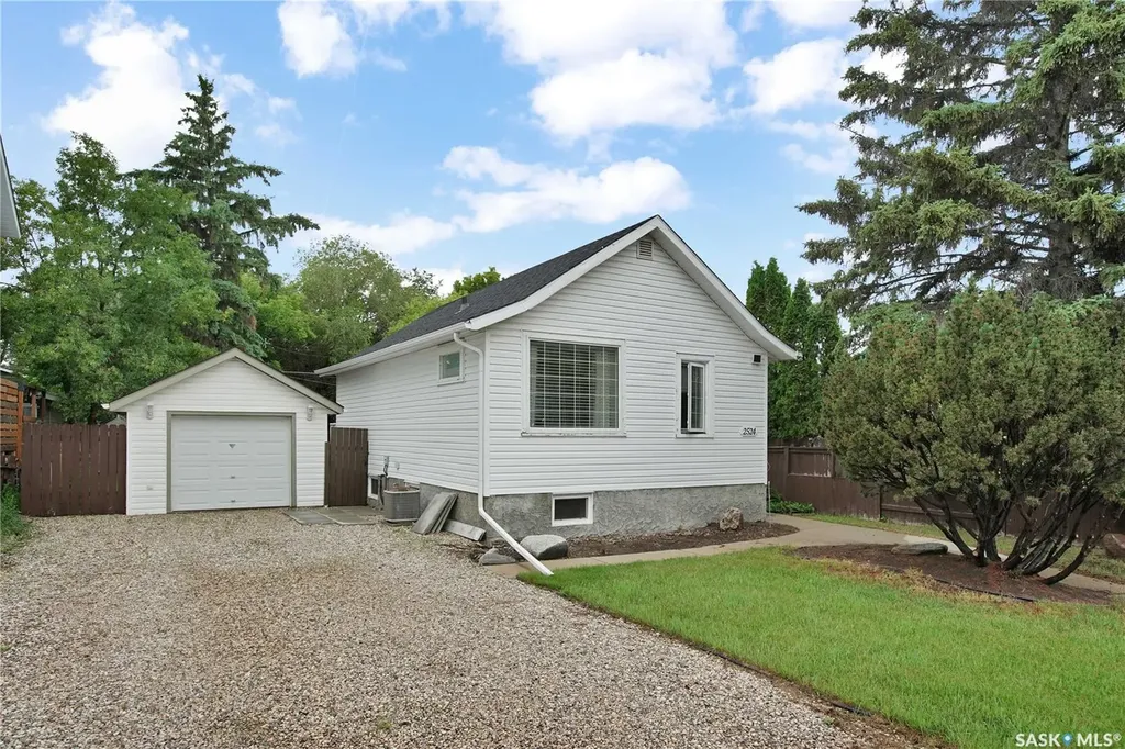 2524 Kelvin Avenue Saskatoon SK S7J 0T7