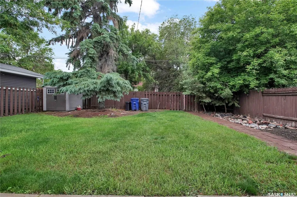 2524 Kelvin Avenue Saskatoon SK S7J 0T7