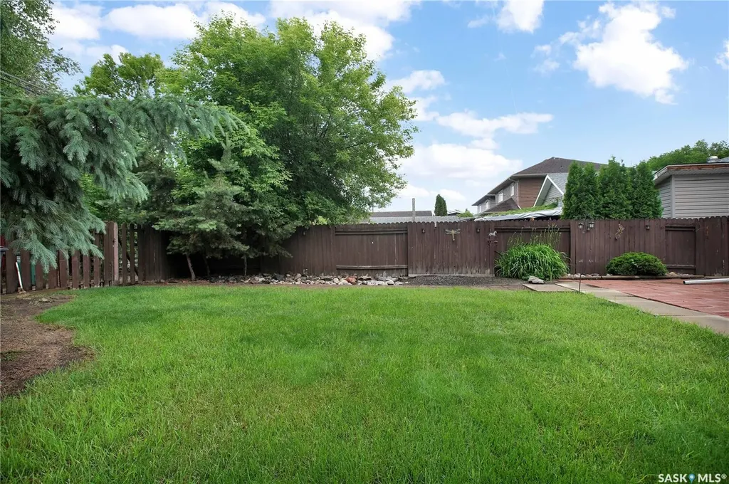 2524 Kelvin Avenue Saskatoon SK S7J 0T7