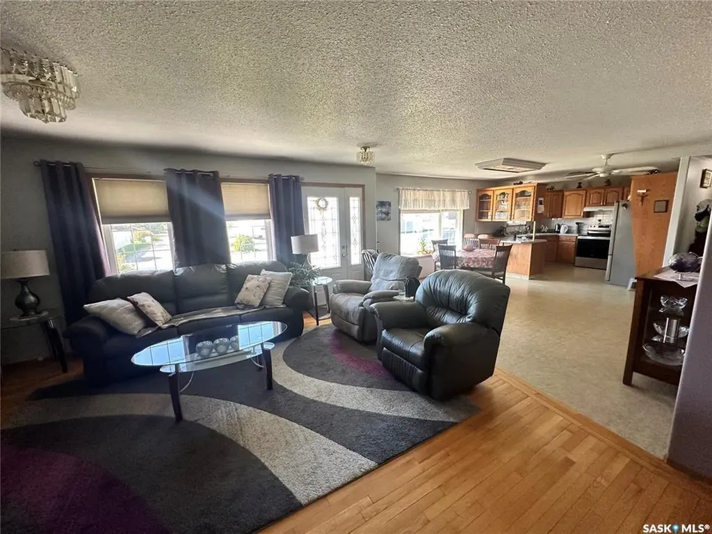 48 Eisenhower Street Redvers SK S0C 2H0