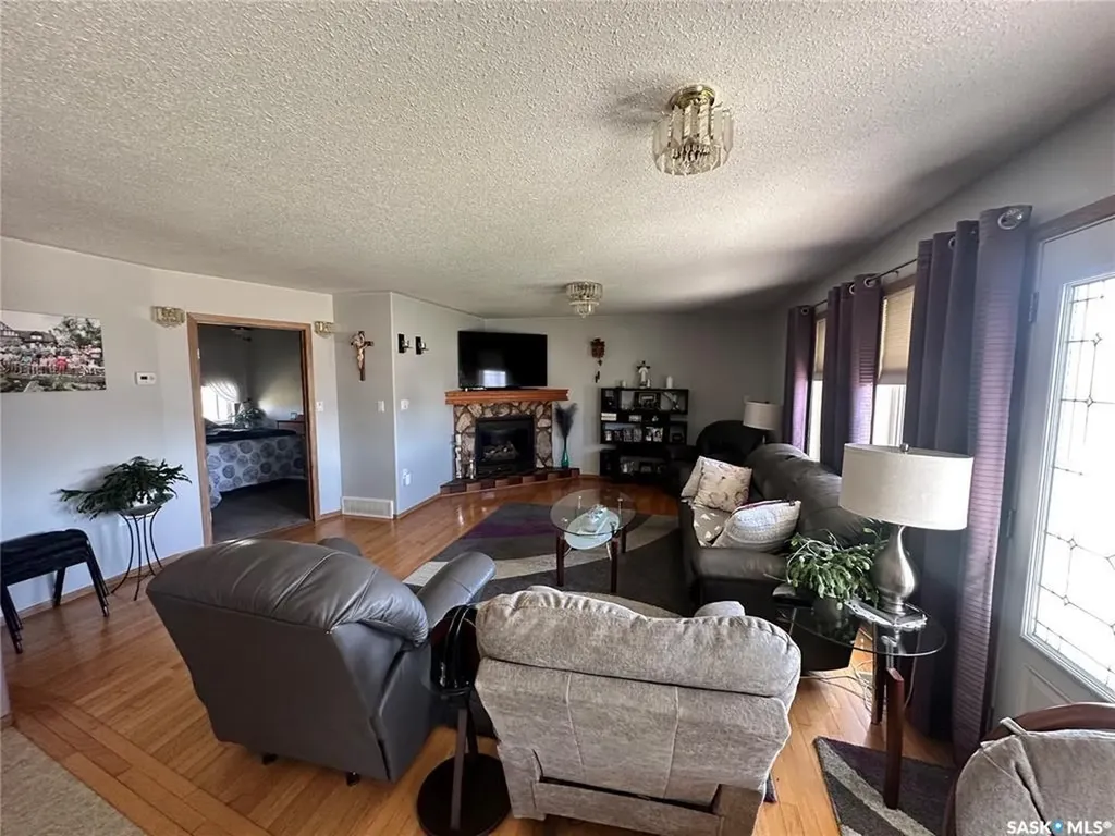 48 Eisenhower Street Redvers SK S0C 2H0