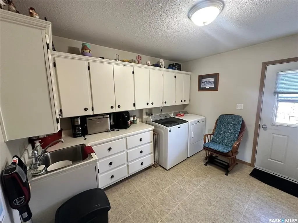 48 Eisenhower Street Redvers SK S0C 2H0