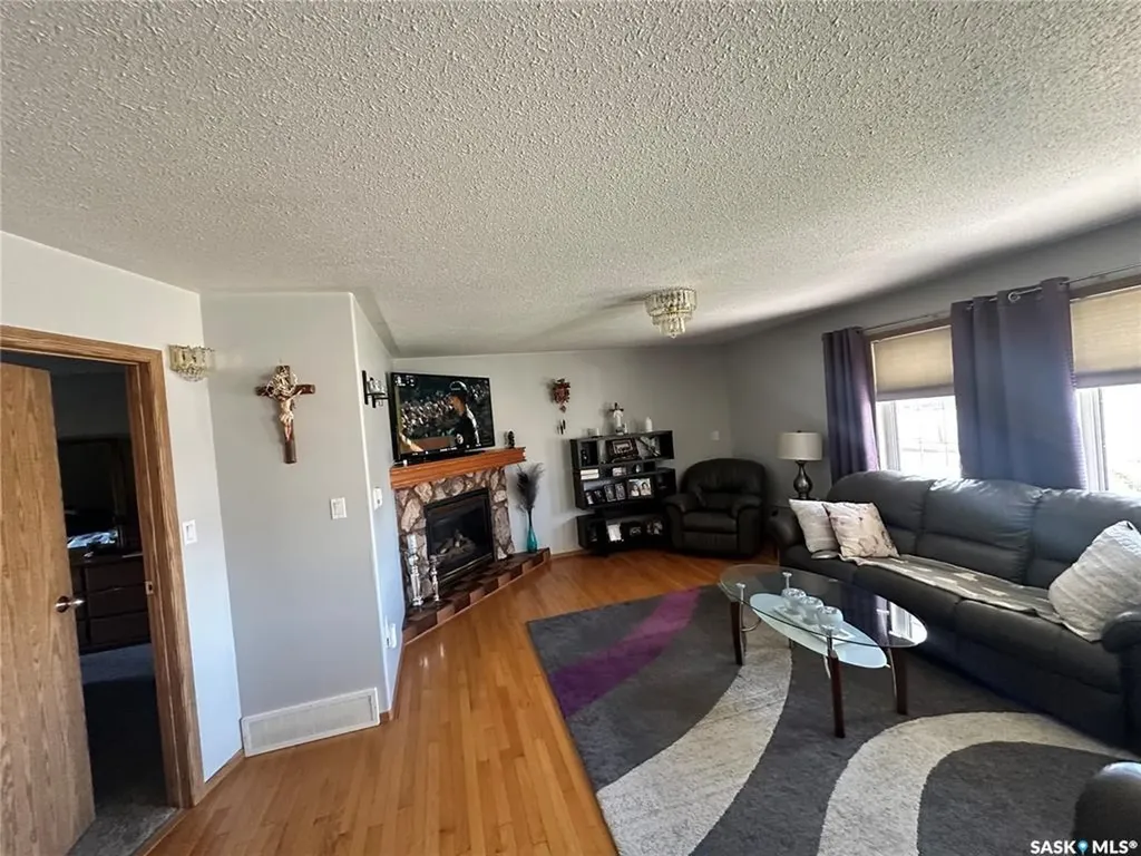 48 Eisenhower Street Redvers SK S0C 2H0