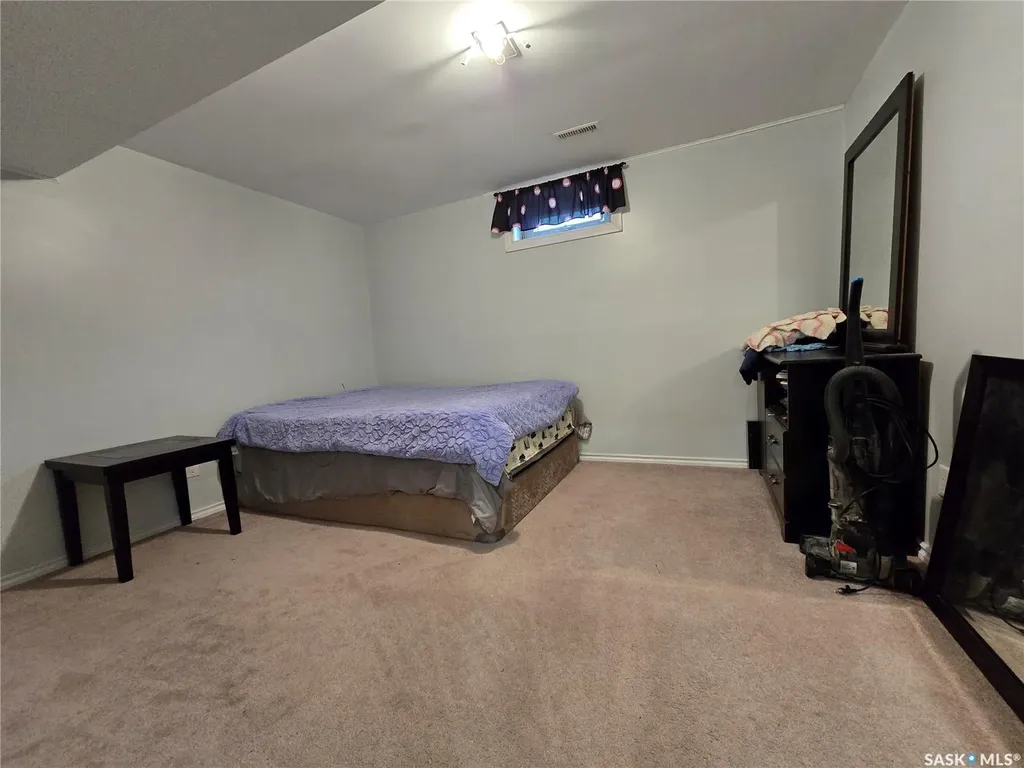 619 Brimacombe Drive Weyburn SK S4H 2P3