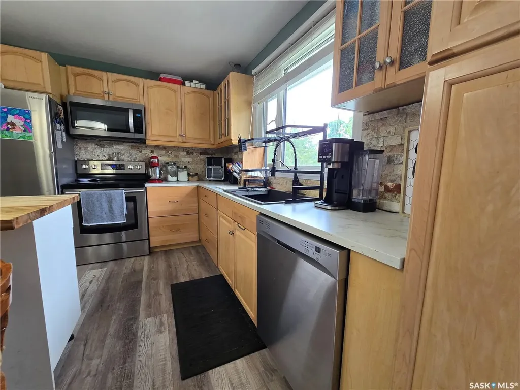 619 Brimacombe Drive Weyburn SK S4H 2P3