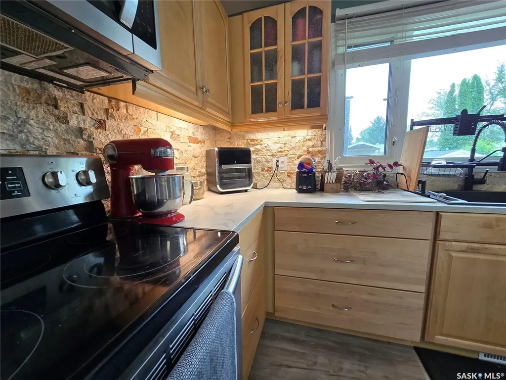 619 Brimacombe Drive Weyburn SK S4H 2P3