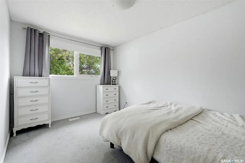 2305 Parliament Avenue Regina SK S4S 4G5