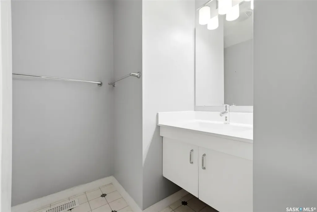 2305 Parliament Avenue Regina SK S4S 4G5