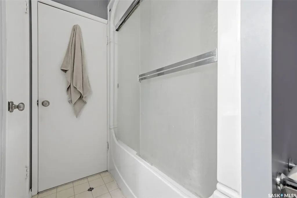 2305 Parliament Avenue Regina SK S4S 4G5
