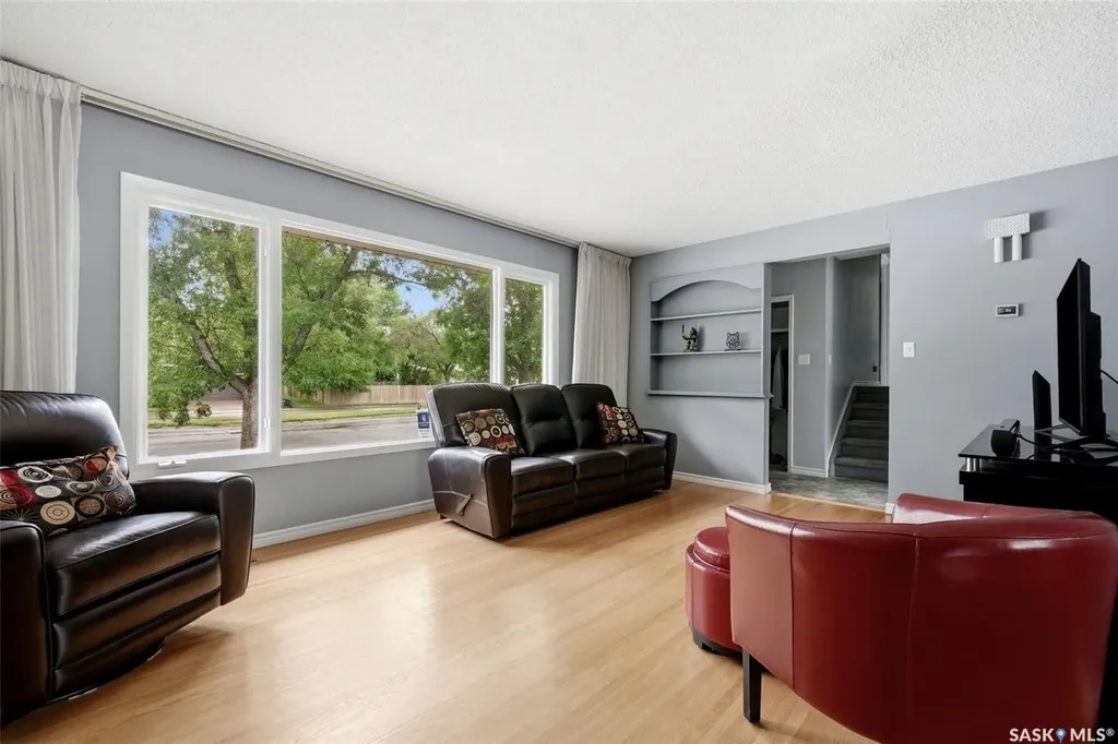 2305 Parliament Avenue Regina SK S4S 4G5