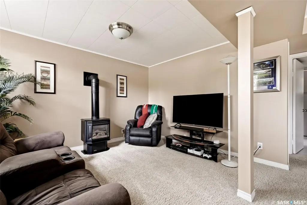 2305 Parliament Avenue Regina SK S4S 4G5