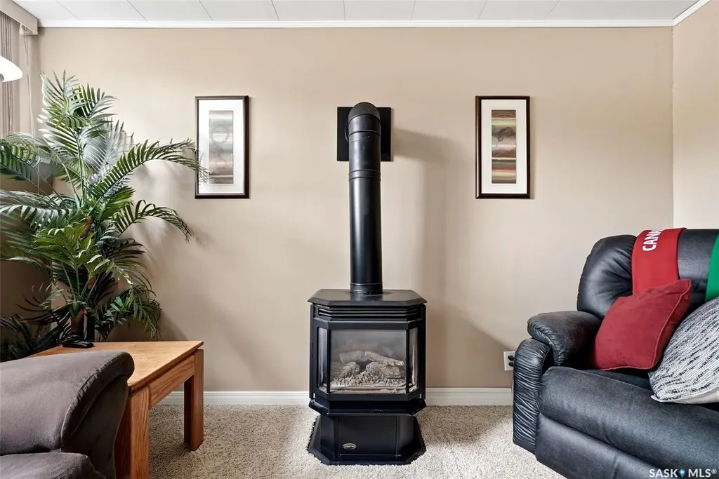 2305 Parliament Avenue Regina SK S4S 4G5