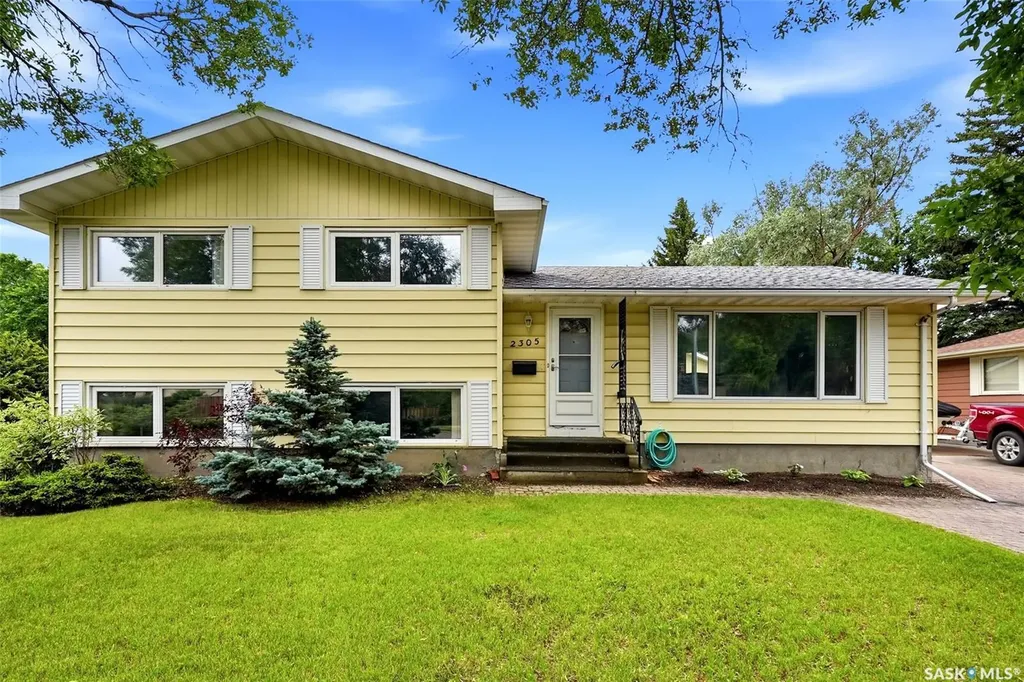 2305 Parliament Avenue Regina SK S4S 4G5